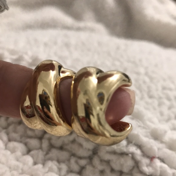 Jewelry - Designer thick golden pretty hoops. NWT